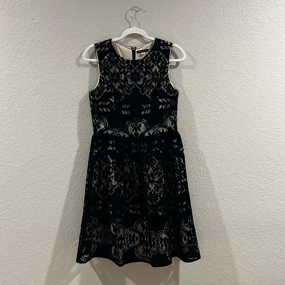 Tommy Hilfiger Women's Velvet Lace Fit & Flare Dress (6, Black) - Picture 1 of 7